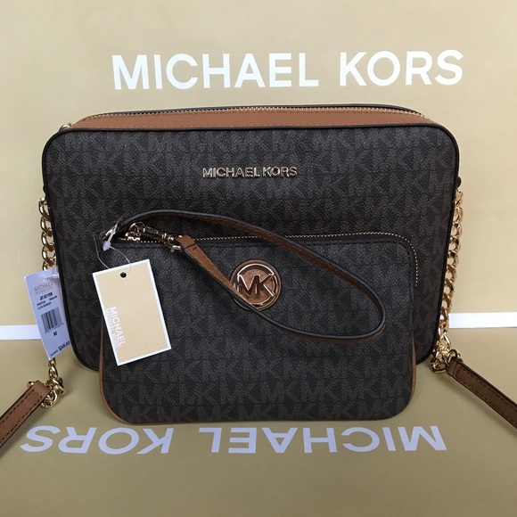 Michael Kors Handbags - ❤️🌷Mk crossbody set/shoulder bag&wristlet/brown